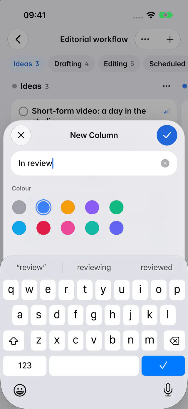 Adding a column named In review, with a choice of colours (an iPhone)